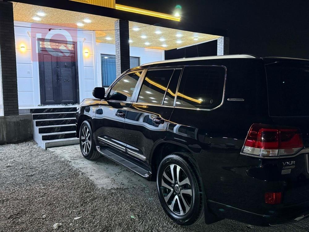 تويوتا لاندكروزر